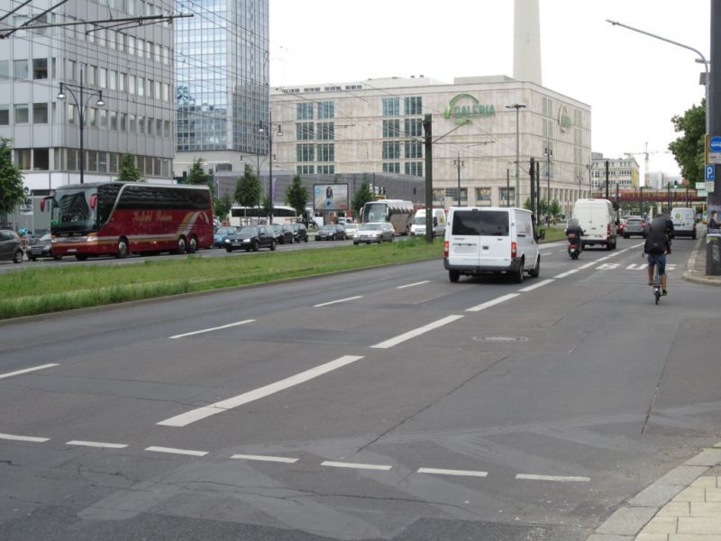 Karl-Liebknecht-Str. Nh. Alexanderstr. 1/We.li.