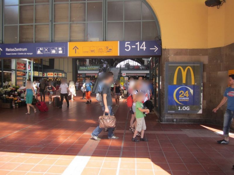 Hbf, Wandelhalle, Zug. Glockengießerwall rechts