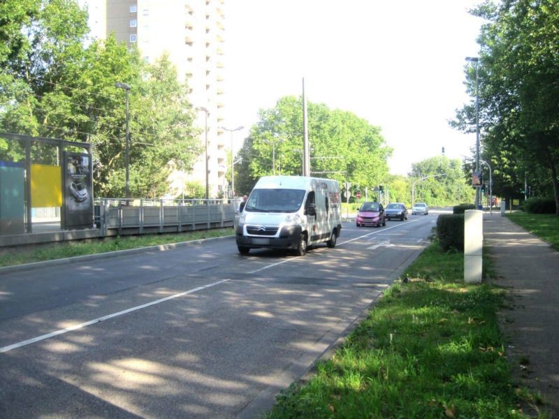 Gießener Str./Sigmund-Freud-Str. saw./in WH/außen