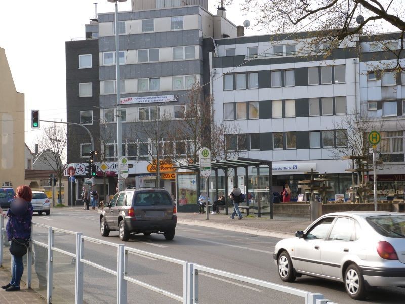 August-Bebel-Platz Nh. 1/Bus-HST/We.re.