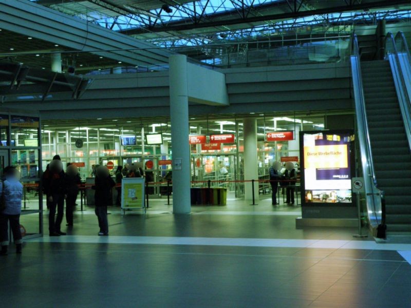 Flughafen - Aufgang Terrasse