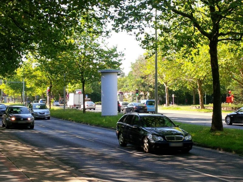 Karl-Wiechert-Allee Nh. Feodor-Lynen-Str.