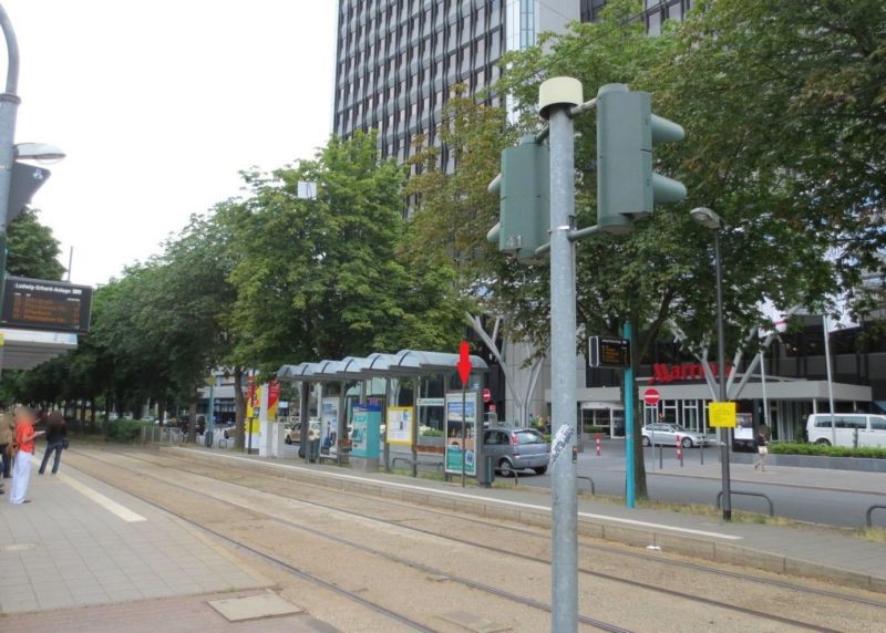 Hamburger Allee/L.-Erhard-Anlage saw./innen re.