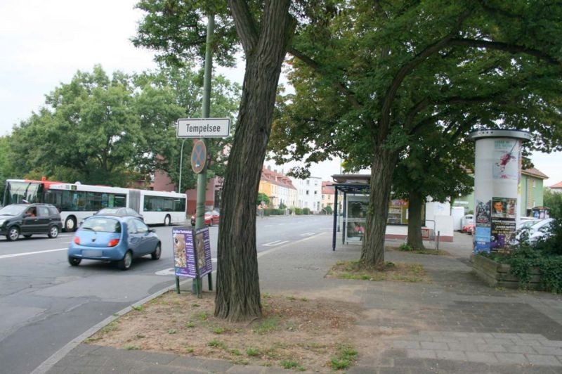 Brunnenweg/Dag-Hammarskjöld-Platz geg. Stadthalle