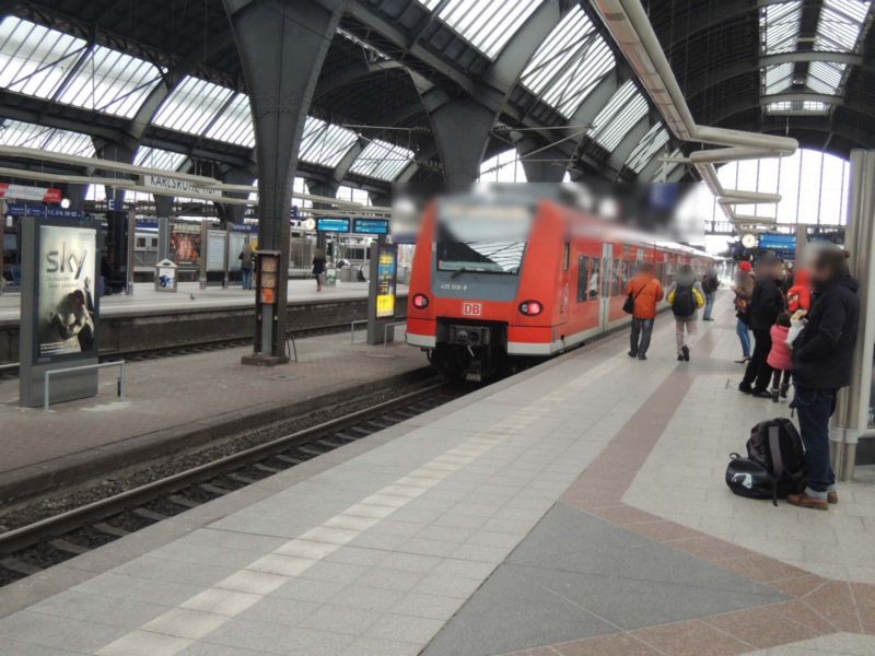 Hbf, Zw.-Bstg., Gleis 2, 1.Sto.