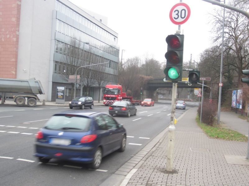 Rheinstr. 2 a/An der Nikolausschanze/We.li.