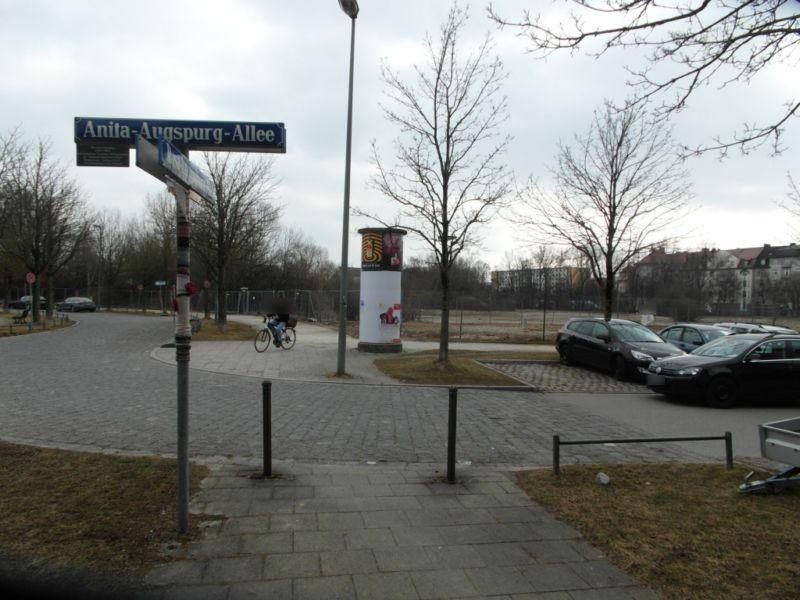 Anita-Augspurg-Allee/Rosa-Luxemburg-Platz