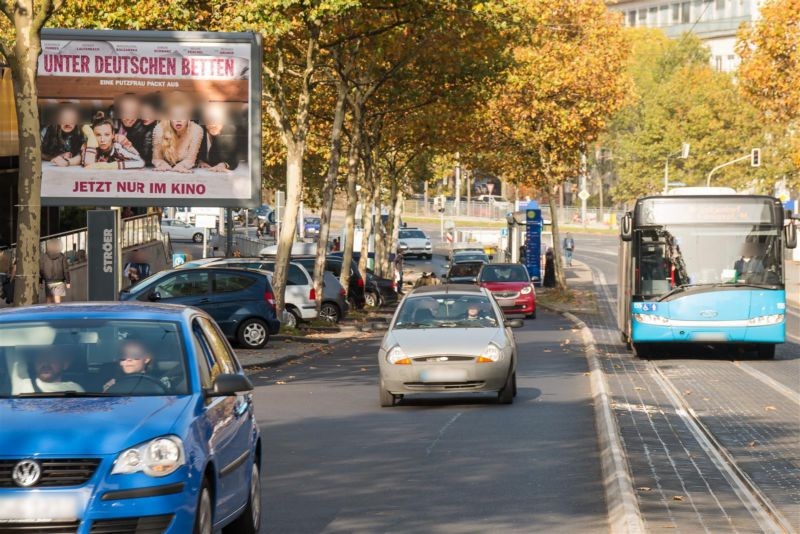 Untere Königsstr.  95/vor der Hauptpost/We.li./CS