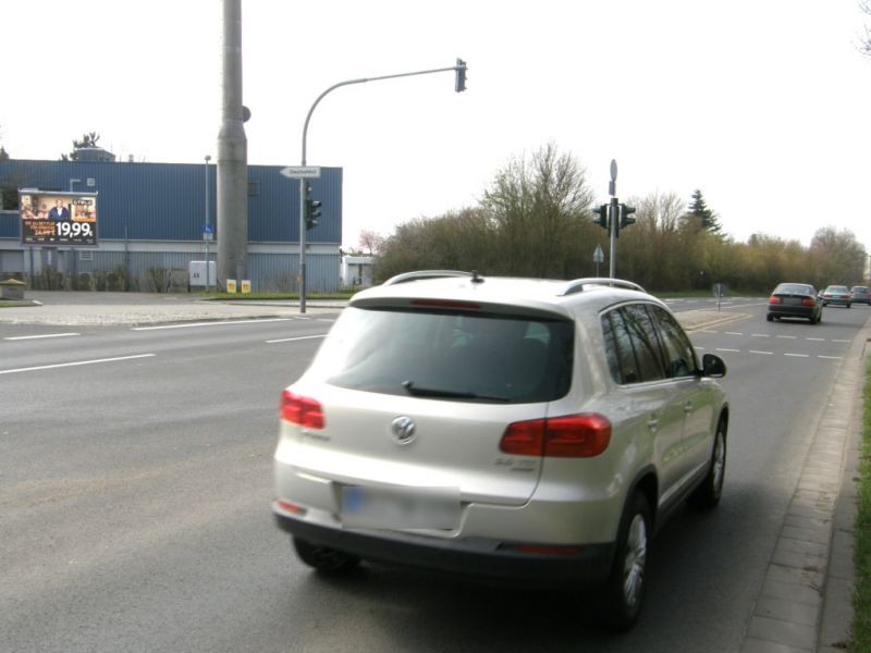 Deutschhöfer Str. quer/Konrad-Adenauer-Str.   2 CS