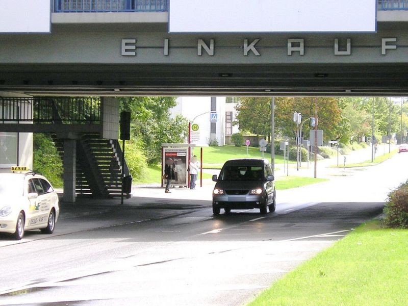 John-F.-Kennedy-Allee/Detmeroder Markt sew. außen