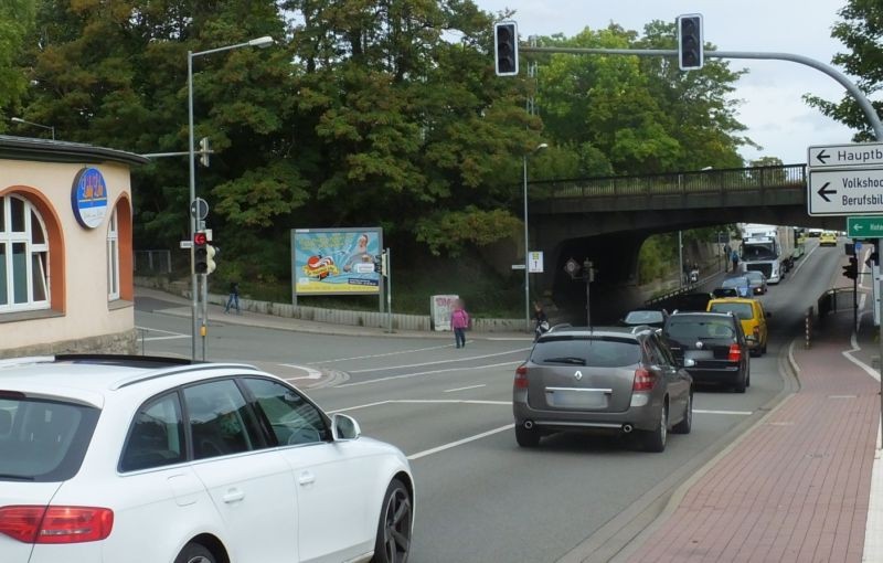 Bahnhofstr. saw. li. vor Bahnbrücke