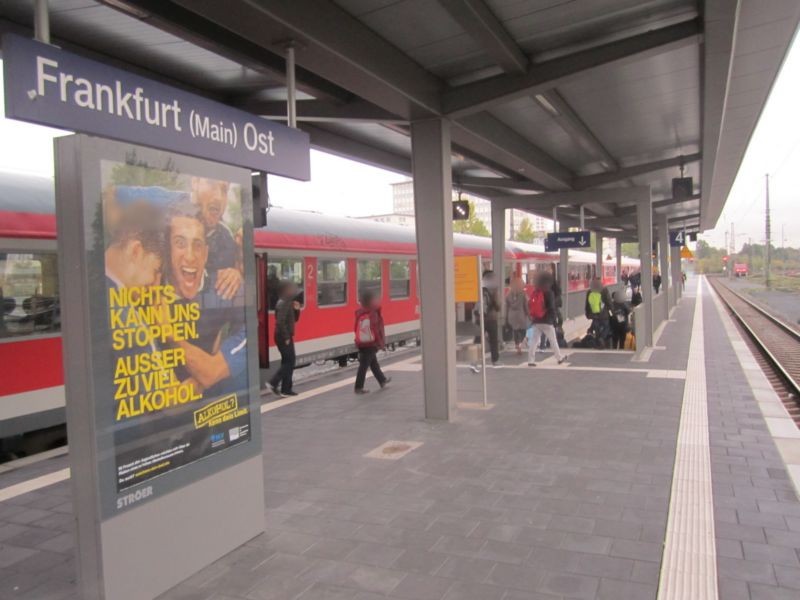 Bf Ost, Bstg. 3, links v. Treppe, Gleis 4