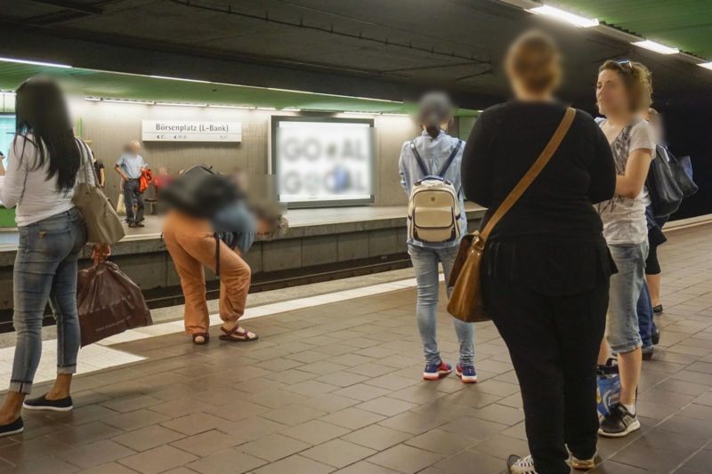 Börsenplatz/Uni.-U-/E2/Gl.1/Ri. Berliner Pl.(SY22)