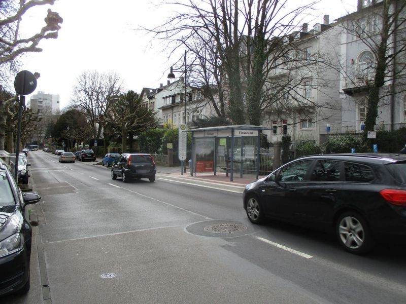 Kaiser-Friedrich-Promenade 17/Kasernenstr./innen