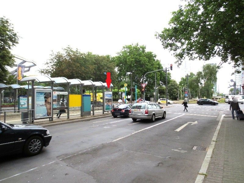 Hamburger Allee/T.-Heuss-Allee sew./außen re.