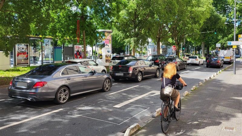 Wittelsbacherallee  61/Habsburgerallee/außen re.