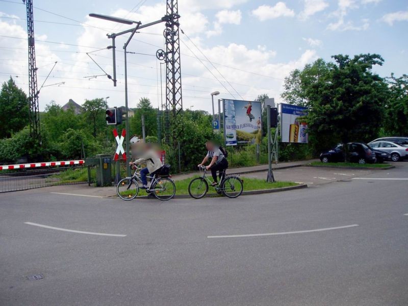 Hermannstr. geg. Bahngleise/Anlieferung Schuler