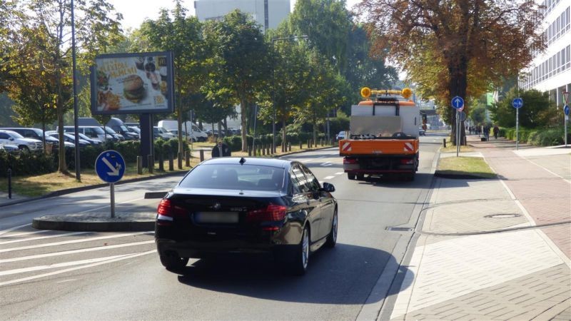 Deutz-Mülheimer Str. geg. 109/Eing. Messe/We.li.