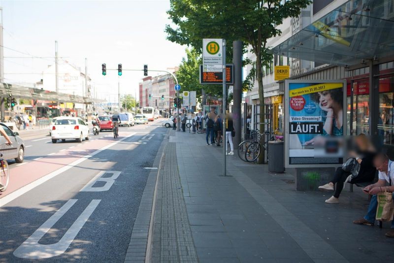 Bertha-v.-Suttner-Pl. Bus HST Eing.Fußgängerz. in.