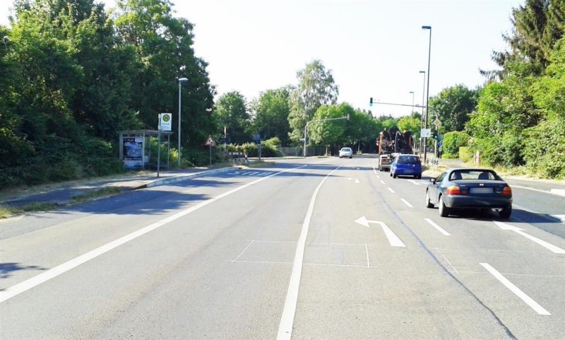 Niederkasseler-Str. HST Stiftsstr. saw. außen