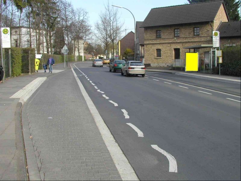 Pützchens Chaussee HST Kloster saw. innen