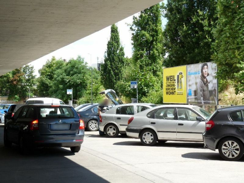 Düppelstr. geg. Parkplatz Böschung,1. Sto.