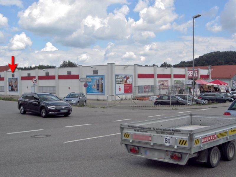 Römerstr.   2/Rewe Einf. 1. Sto. li.