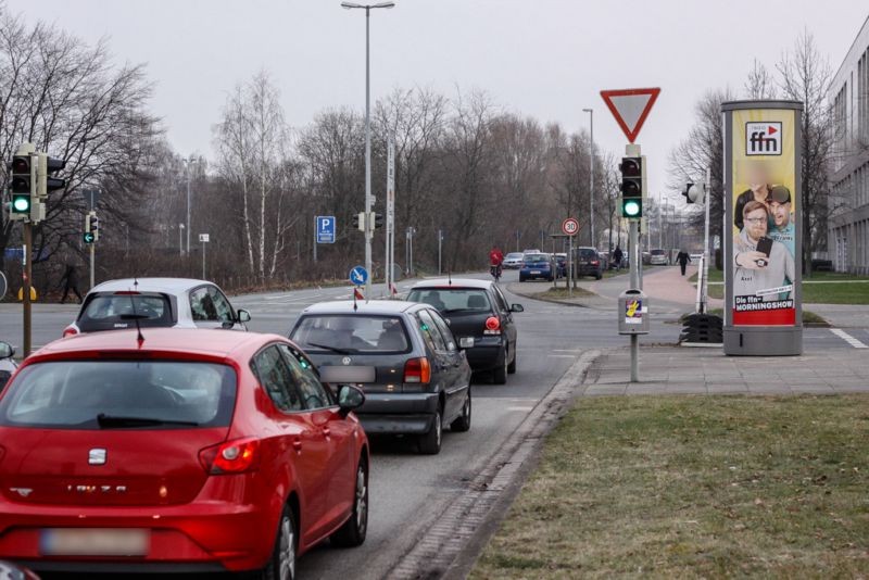 Karl-Wiechert-Allee/Carl-Neuberg-Str.