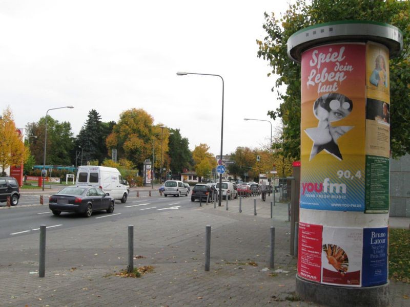 Schlosserstr./Adickesallee neb. Dt. Bibliothek