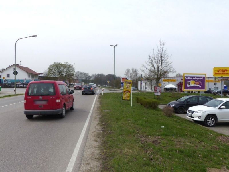 Messerschmittstr.   2 Netto Si. Hauptstr. quer re.
