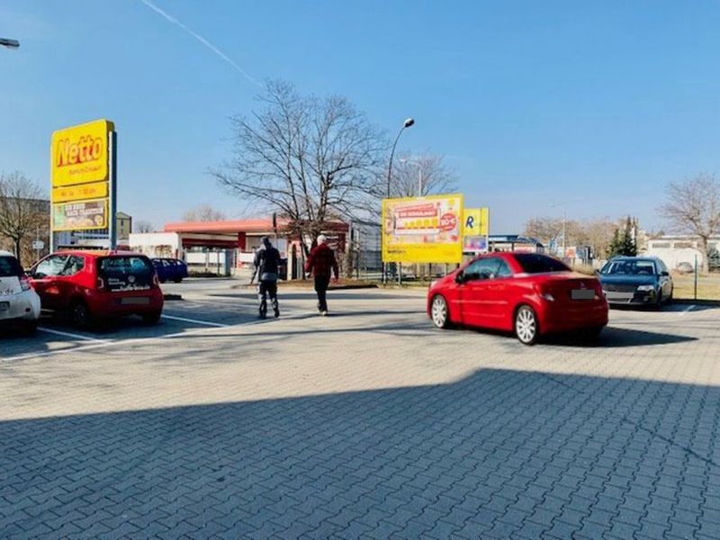 Straße des 17. Juni  12 quer/Einf. Netto