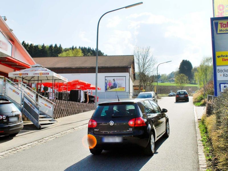 Am Bahnhof  26/Einf. Netto