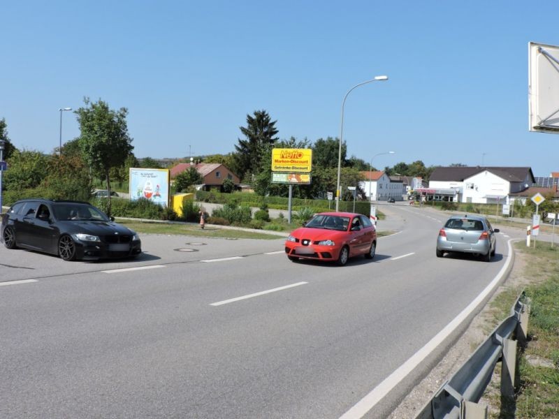 Maxhütter Str.  12/Einf. Netto