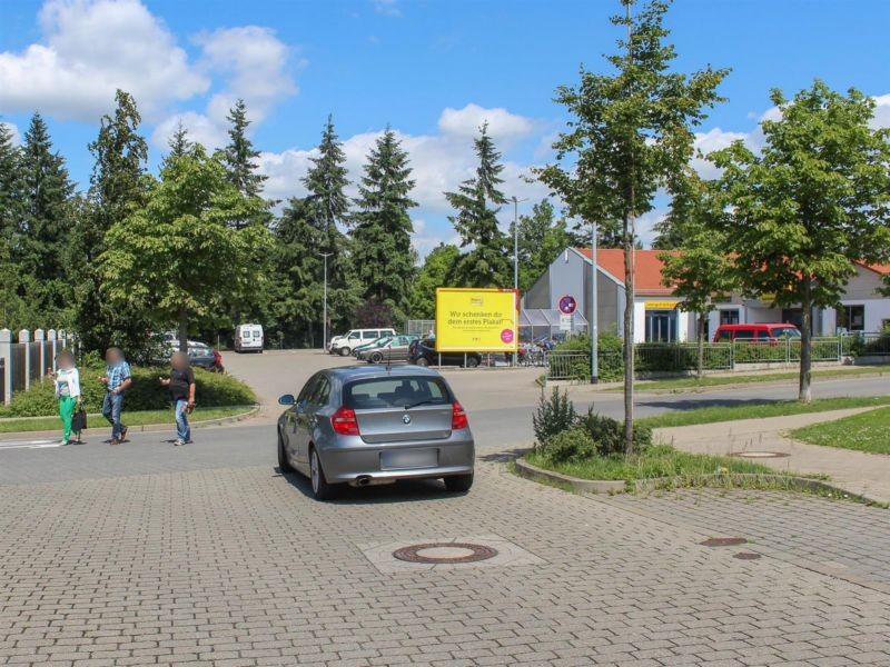 Dietrich-Bonhoeffer-Str.   7/Einf. Netto