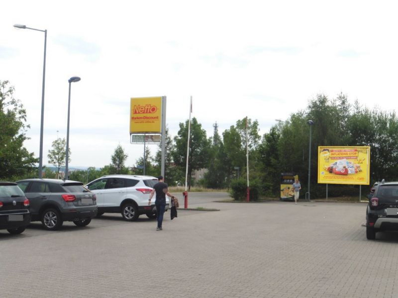 Conrad-Crez-Str.  50 re. quer Netto