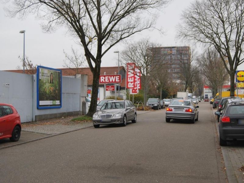 Theodor-Rehbock-Str.   9/REWE re. Zuf.