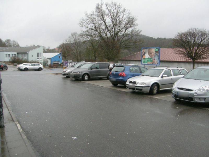 Hohenfelser Str.  33 geg. Eing.Dänisches Bettenlag