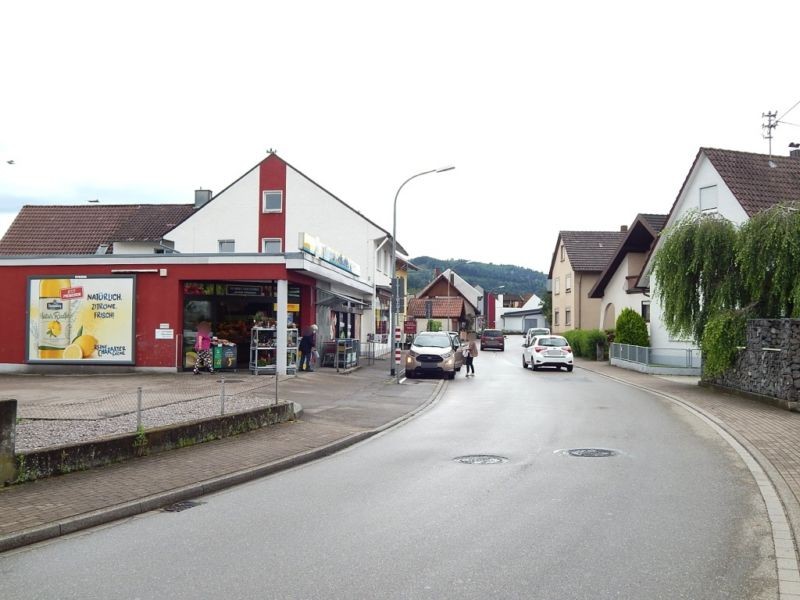 Ortenaustr.  19/EDEKA Einf. quer/Si. Str.