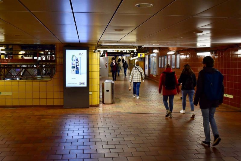 Bf Harburg, Gleisbr., Abg. S-Bahn/Zug. Fernb.