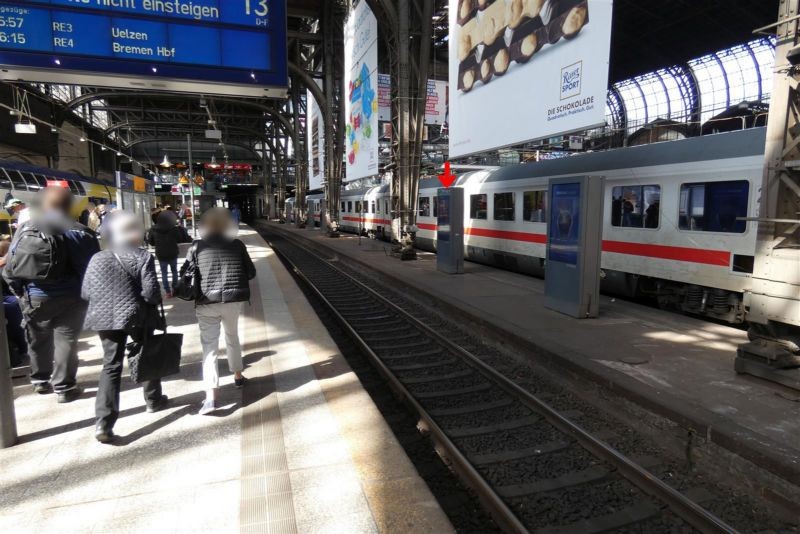 Hbf, Zwischenbahnsteig, Gleis 12/13, 4. Sto.