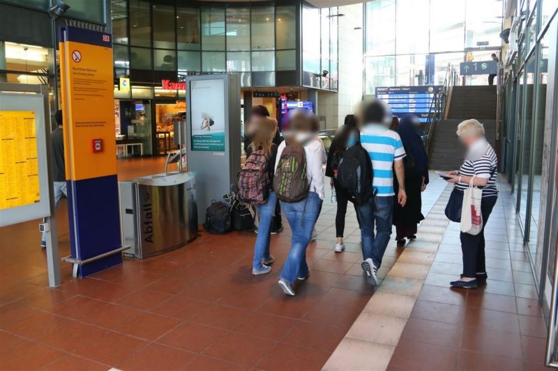 Bf, EH, Infovitrine vor Ausg. City/Europapl.