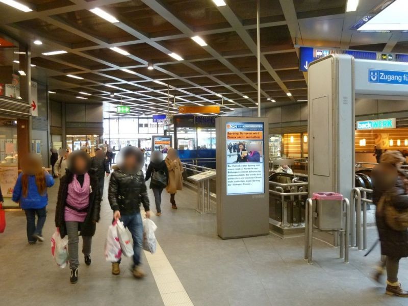 Hbf, EH, Geländer am Abgang zur U-Bahn, 2