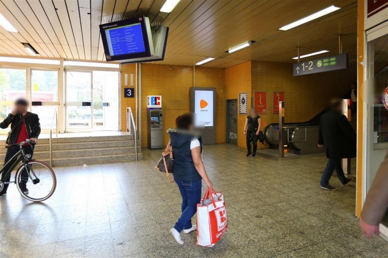 S-Bf West, EH, geg. Ausgang z. Vorplatz