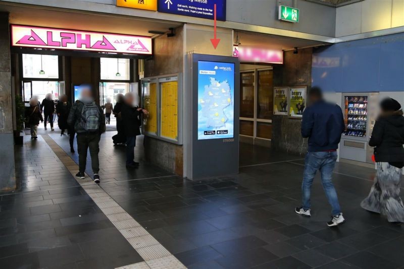 Hbf, Quer-Bstg., Säule z.Vorhalle Nordausgang