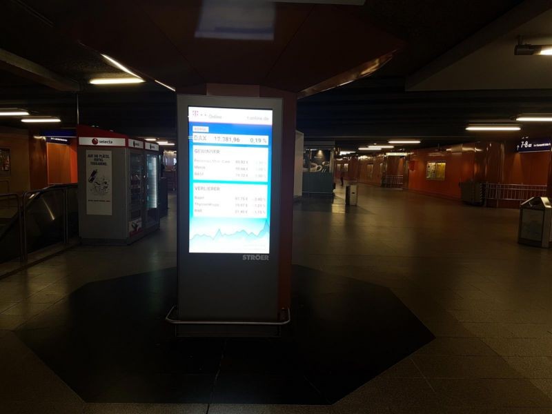 S-Bf Süd, VTE, vor 3. Säule Si. Zug.