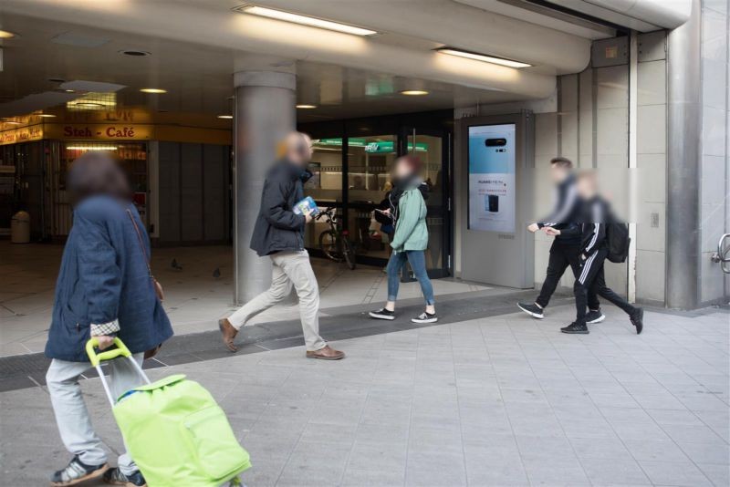 S-Bf Marktplatz,süd.Verteilerkopf,re.v.Reisez