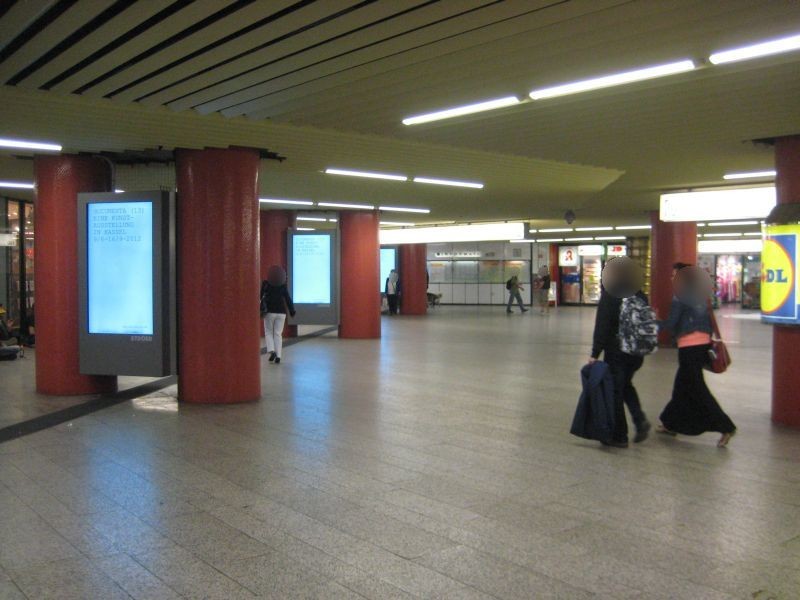 S-Bf Stadtmitte,Rotebühlpassage,Ri.S-Bahn,li.2