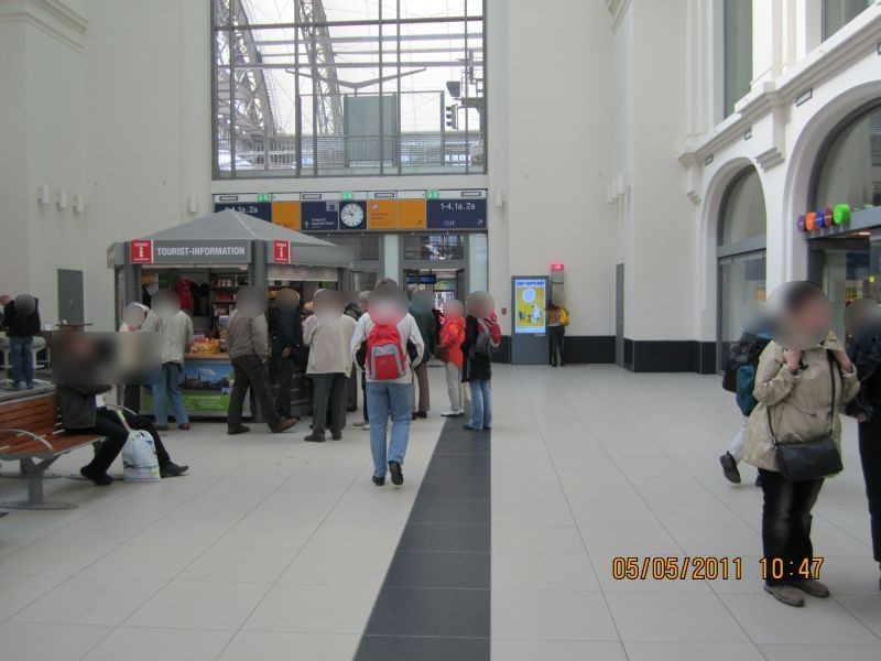 Hbf, EH, vor Ausgang Bayrische Straße, re.