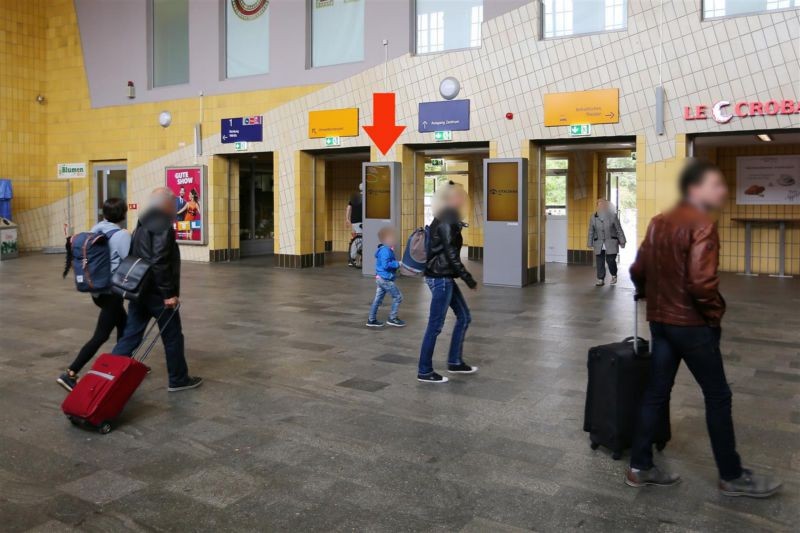 Hbf, Haupthalle, Ausgang links