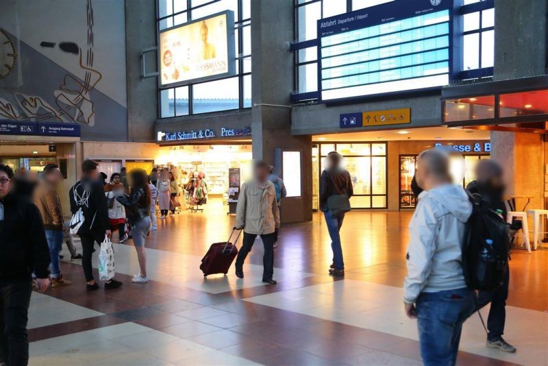 Hbf, EH, Überg. Seitenausg., Pfeiler 1